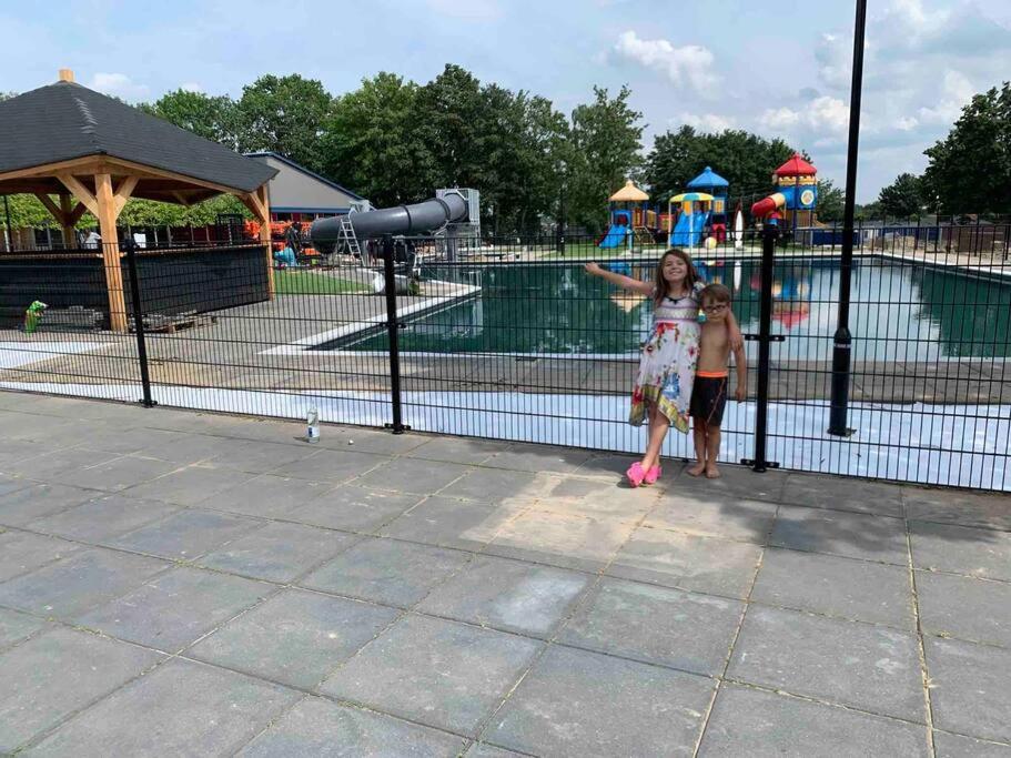 Luxus Chalet Waterfront Lathum Екстериор снимка