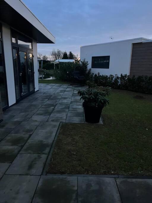Luxus Chalet Waterfront Lathum Екстериор снимка