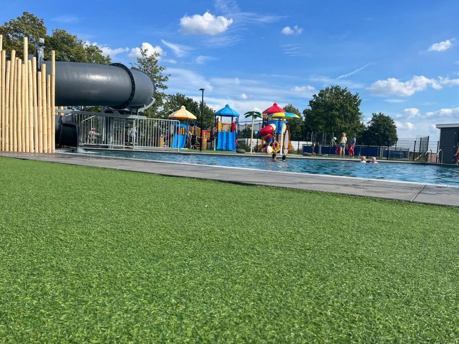 Luxus Chalet Waterfront Lathum Екстериор снимка